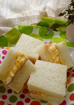A picture of Ham and Egg Sandwich.