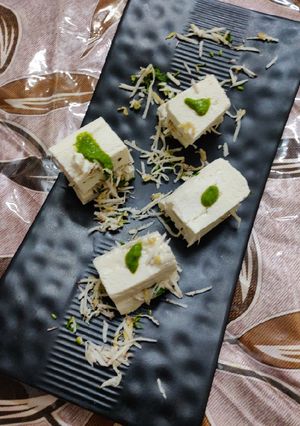 A picture of Steamed paneer sandwich.
