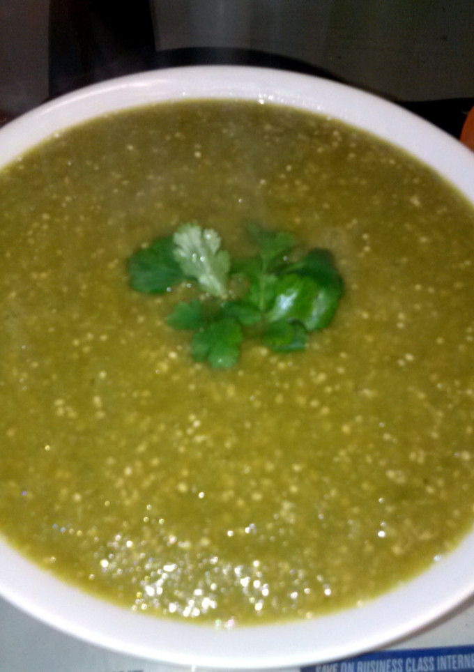 A picture of salsa picante.