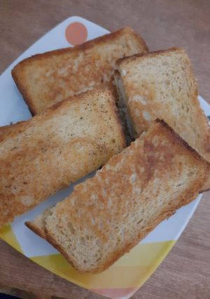A picture of Toasted Brown Bread.