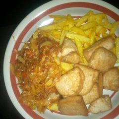 Tofu(awara) chips and cabbage sauce A picture of Tofu(awara) chips and cabbage sauce.