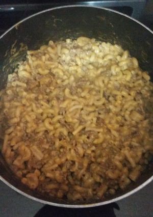 A picture of Cheese burger hamberger helper.