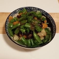 A picture of Fruit / Veggie Salad.