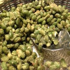 A picture of Crispy Roasted Edamame.