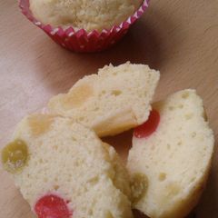 Vickys Fruit Cocktail Cupcakes, GF DF EF SF NF A picture of Vickys Fruit Cocktail Cupcakes, GF DF EF SF NF.