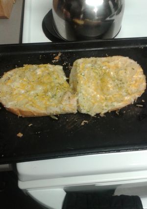 A picture of Cheesy Garlic Bread.
