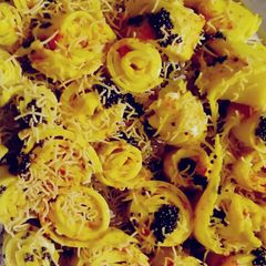 A picture of Khandvi.