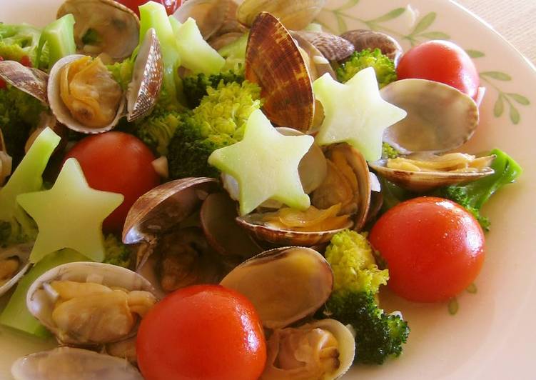 Manila Clams and Broccoli with Garlic Steamed in Sake