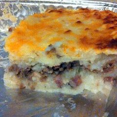 A picture of Elisa's Potato Meat Pie (Pastelon de Papa).