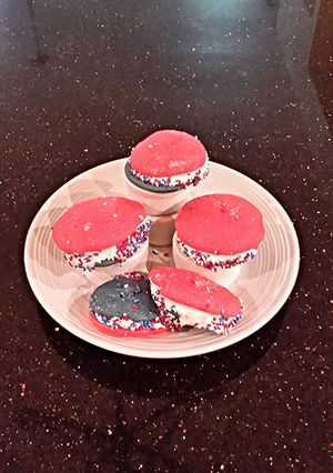 A picture of Patriotic Whoopie Pies.