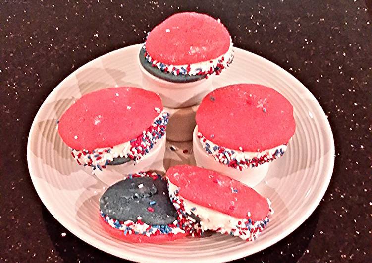 How to Prepare Favorite Patriotic Whoopie Pies