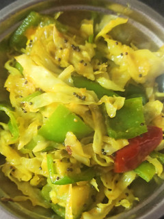 A picture of Cabbage sambar.