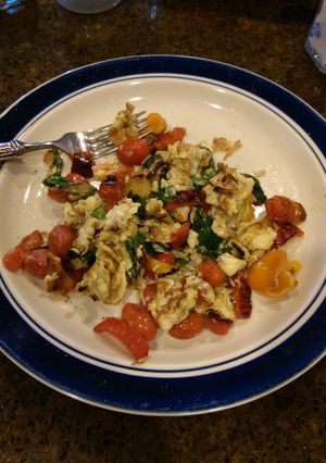 A picture of Pretty darn good breakfast scramble.