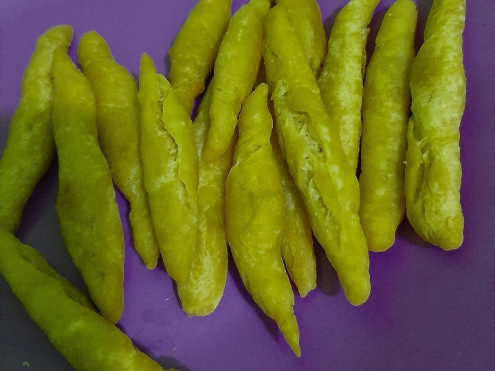 Bagaimana Membuat Cemilan Terigu Goreng Guring Anti Gagal