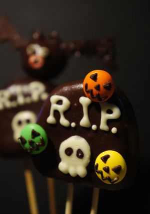 A picture of M&M Jack-o-Lantern Decorations.