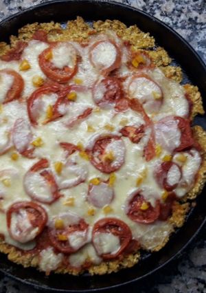 Una foto de Pizza de calabaza y coliflor light (sin harina)