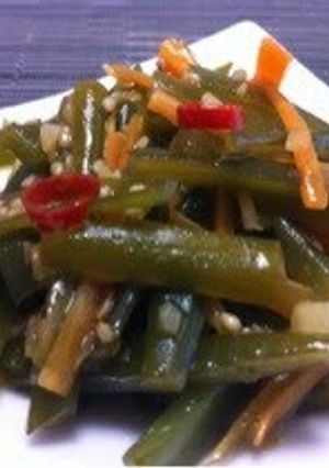 A picture of Korean Stir-Fried Wakame Stems.