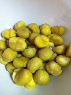 A picture of A Dramatically Easy Way to Peel Chestnuts with a Pressure Cooker.