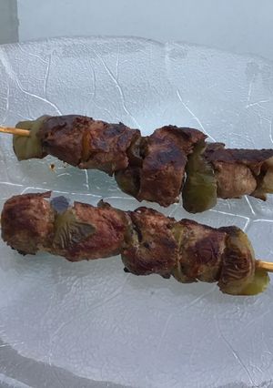 Une photo de Brochettes de bœuf mariné aux poivrons verts
