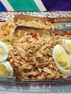 A picture of Chicken, Veggies,Egg Noodles 🍝🍜🍝.