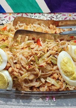 A picture of Chicken, Veggies,Egg Noodles 🍝🍜🍝.