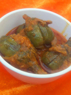 ભરેલા રીંગણ નુ શાક (Bharela Ringan Shak Recipe In Gujarati) રેસીપી મુખ્ય ફોટો