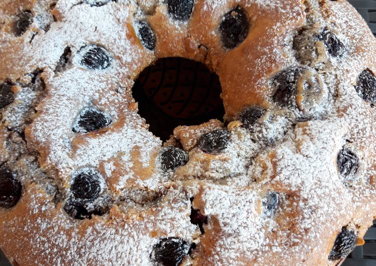 Ciambella stracchino e ciliegie