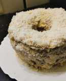 Torta de limón con crema de limón cubierta con coco