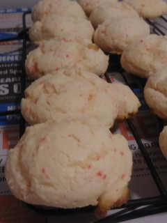 A picture of Cherry cream cheese cake cookies.