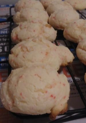 A picture of Cherry cream cheese cake cookies.