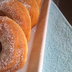 A picture of Spreed icing doughnut.