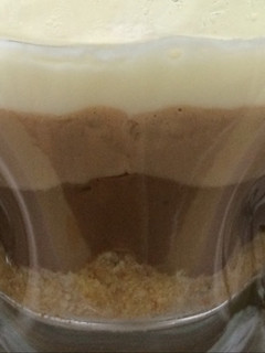 Una foto de Tarta tres chocolates thermomix