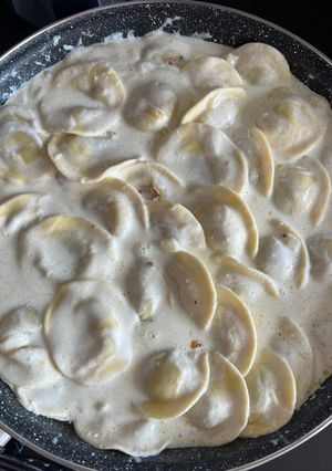 Una foto de Tortelinis de setas con salsa carbonara