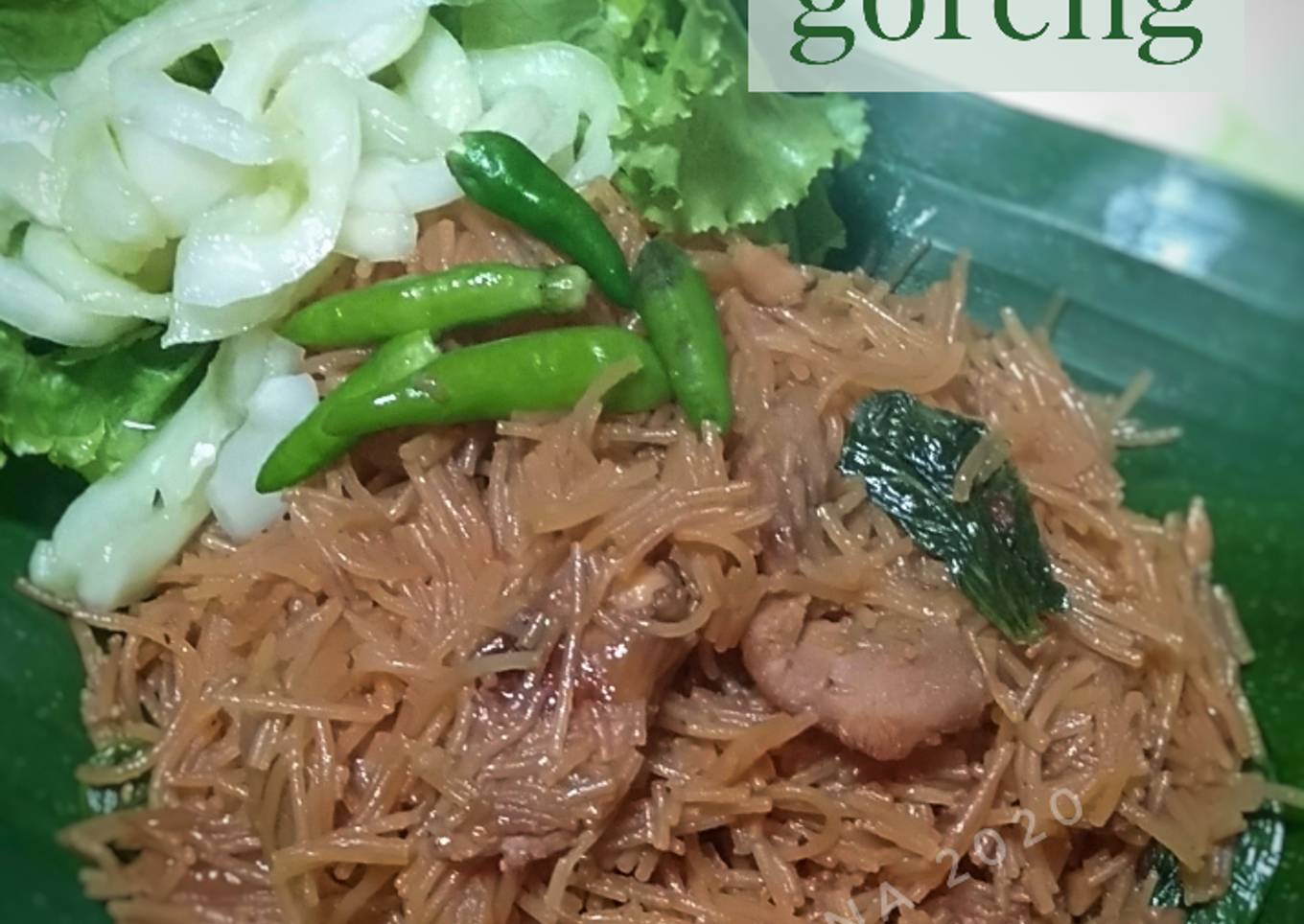 Bihun goreng babi