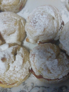 Una foto de Profiteroles o nubes
