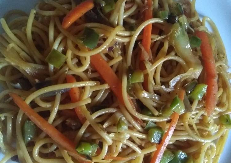 Recipe of Perfect Veg chilli noodles