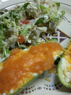 Una foto de Calabacitas rellenas con queso fresco
