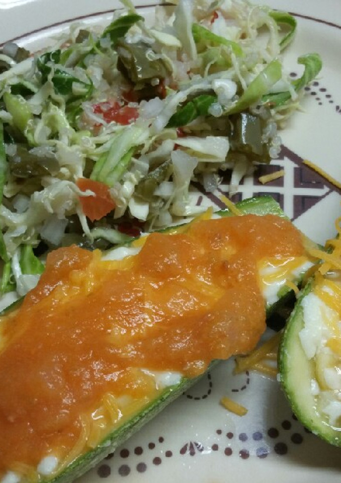 Una foto de Calabacitas rellenas con queso fresco