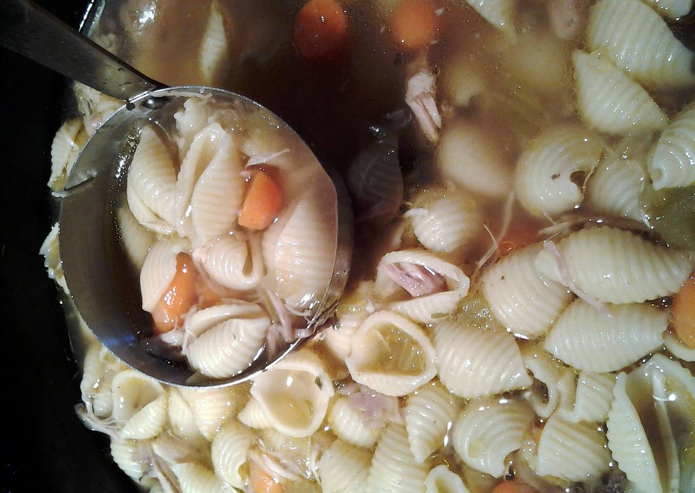 Chicken and shells crockpot soup