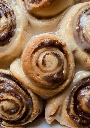 Una foto de Cinnamon rolls / rolls de canela 🌀