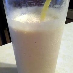 A picture of Brenda's Starbucks Lite Frappuccino.