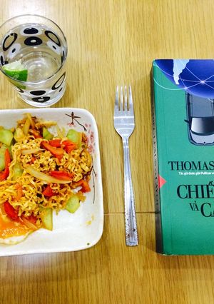 Hình của món Mỳ xào chấm lòng đỏ trứng.