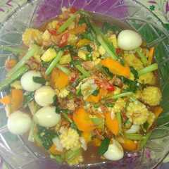 รูปของ Tumis putren,wortel,sawi dan telur puyuh