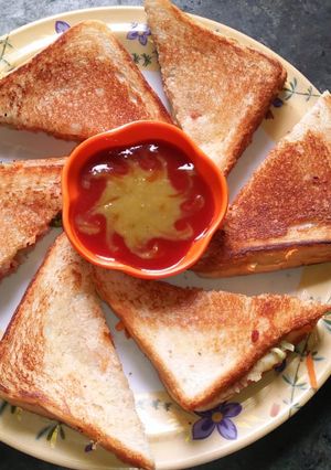 A picture of Bread veg sandwich.