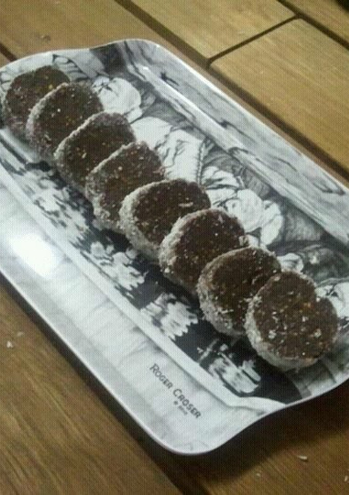 A picture of CHOCOLATE and FIG LOG.