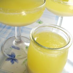 A picture of 2-Layer Lemon Whey Milk Jello.