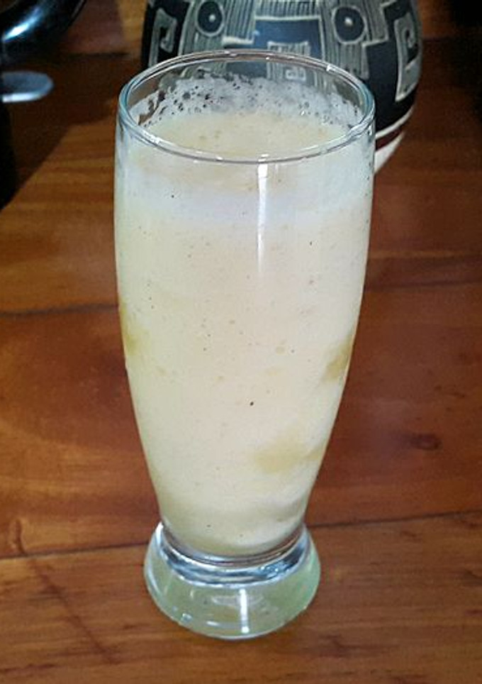 Una foto de Licuado especiado de piña y manzana roja