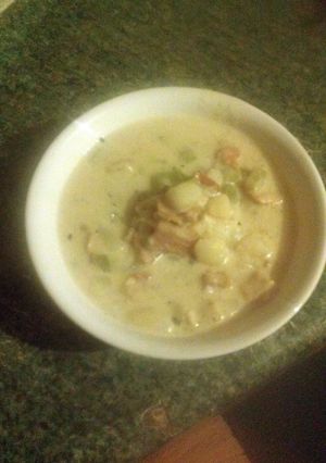 A picture of Potatoe and bacon soup.