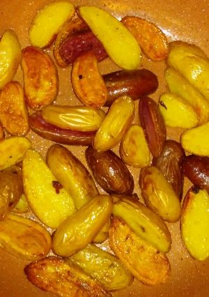 A picture of Roasted Fingerling Potatoes.