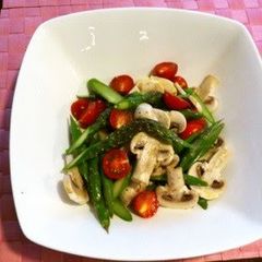 A picture of Asparagus and Mushroom Salad.